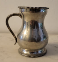 Charger l'image dans la galerie, Ancien pot en étain du Manoir