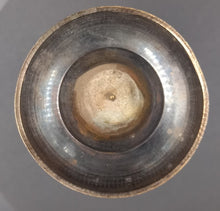 Charger l'image dans la galerie, Vase en dinanderie oriental