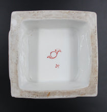 Charger l'image dans la galerie, Vase "GU" porcelaine de Chantilly