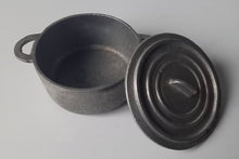 Load image into Gallery viewer, Cocotte et son sous-plat pour poupée