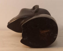 Charger l'image dans la galerie, Buste en bois d'homme africain