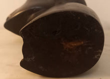 Charger l'image dans la galerie, Buste en bois d'homme africain