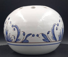 Charger l'image dans la galerie, Bouquetière vase pique-fleur faïence " Monastères de Bethléem" France