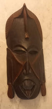 Carregar imagem no visualizador da galeria, Lot de masques d'inspiration africaine