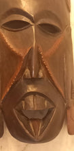 Carregar imagem no visualizador da galeria, Lot de masques d'inspiration africaine