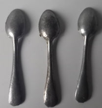 Charger l'image dans la galerie, Couverts pour poupée