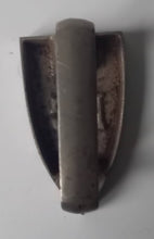 Charger l'image dans la galerie, Fer à repasser ancien de poupée