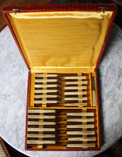 Carregar imagem no visualizador da galeria, Ancien Coffret coutellerie NOGENT Inox