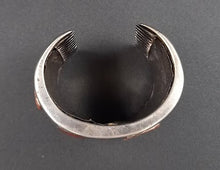 Charger l'image dans la galerie, Ancien et superbe bracelet turkmène