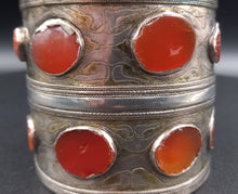 Charger l'image dans la galerie, Ancien et superbe bracelet turkmène