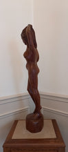 Charger l'image dans la galerie, Femme sculptée balinaise