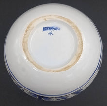 Charger l'image dans la galerie, Bouquetière vase pique-fleur faïence " Monastères de Bethléem" France