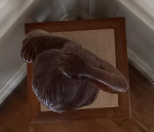 Charger l'image dans la galerie, Femme sculptée balinaise