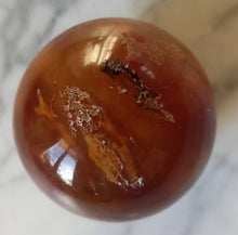 Load image into Gallery viewer, Sphère de Cornaline