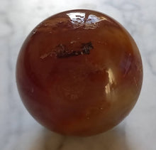 Load image into Gallery viewer, Sphère de Cornaline