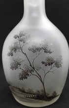 Carregar imagem no visualizador da galeria, Flacon en verre Bar-Sur-Seine