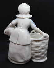 Charger l'image dans la galerie, Biscuit vernis dans le goût XVIIIème