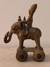 Charger l'image dans la galerie, Bronze "soldat sur son éléphant"