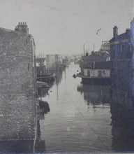 Charger l'image dans la galerie, Photos stéréographies, de la Grande Crue de 1910 vue d'Ivry-sur-Seine et son port.
