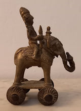 Charger l'image dans la galerie, Bronze "soldat sur son éléphant"
