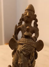 Charger l'image dans la galerie, Bronze "soldat sur son éléphant"