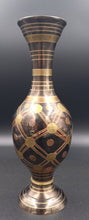 Lade das Bild in den Galerie-Viewer, Vase en dinanderie oriental
