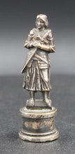 Cargar imagen en el visor de la galería, Statuette Jeanne d&#39;Arc debout en bronze

