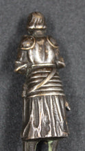 Cargar imagen en el visor de la galería, Statuette Jeanne d&#39;Arc debout en bronze
