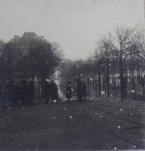 Charger l&#39;image dans la galerie, Photos stéréographies, de la Grande Crue de 1910 à Paris (rive droite)
