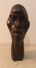 Cargar imagen en el visor de la galería, Buste en bois d&#39;homme africain

