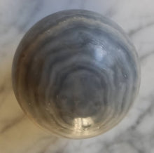 Cargar imagen en el visor de la galería, Sphère Agate bleue et beige
