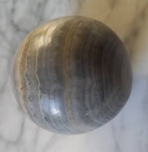 Cargar imagen en el visor de la galería, Sphère Agate bleue et beige
