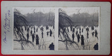 Charger l&#39;image dans la galerie, Patinage au bois de Boulogne janvier 1914, photos stéréographies.

