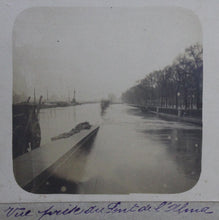 Lade das Bild in den Galerie-Viewer, Photos stéréographies, de la Grande Crue de 1910 à Paris. (pont de l&#39;Alma)
