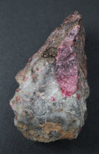 Lade das Bild in den Galerie-Viewer, Erythrite sur sa matrice
