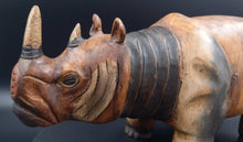Cargar imagen en el visor de la galería, Statue de rhinocéros en bois
