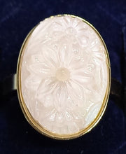 Load image into Gallery viewer, Bague NINA RICCI collection fleurs plaquée or
